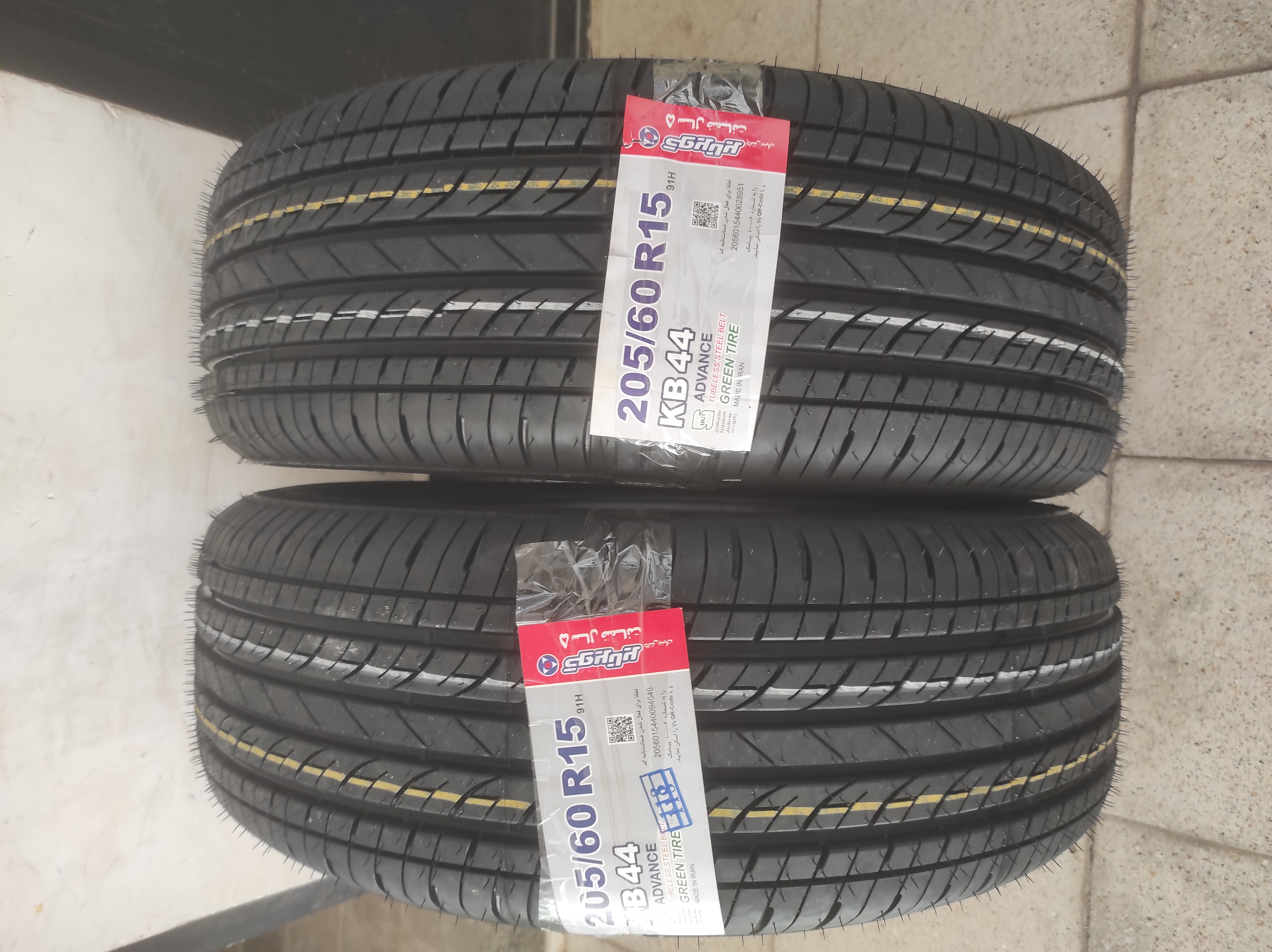 لاستیک کویرتایرپهن سمندی سایز205/60/15جنس  درجه یک قیمت برای دوحلقه(یک جفت) میباشد